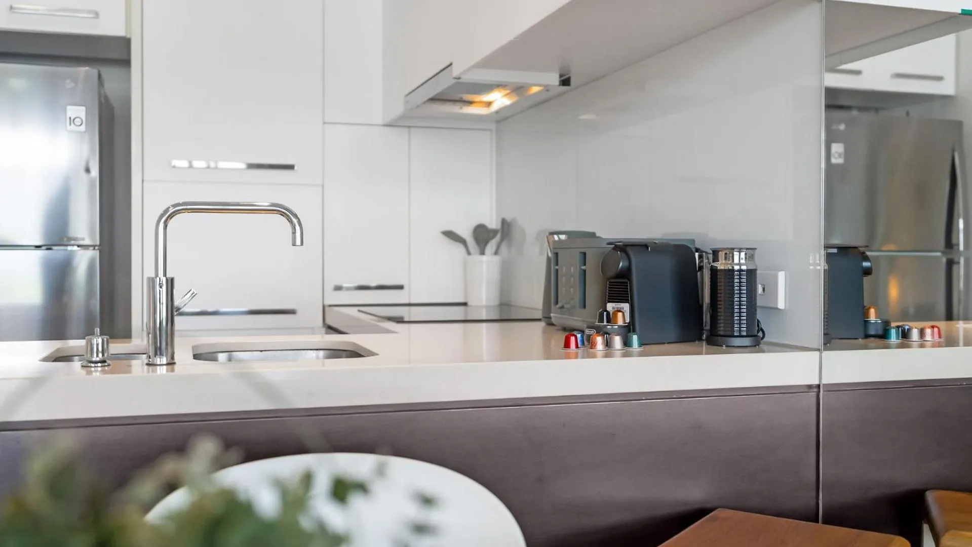 Belle Escapes 25 Harbour Lights With Magical Water Views Appartement Cairns