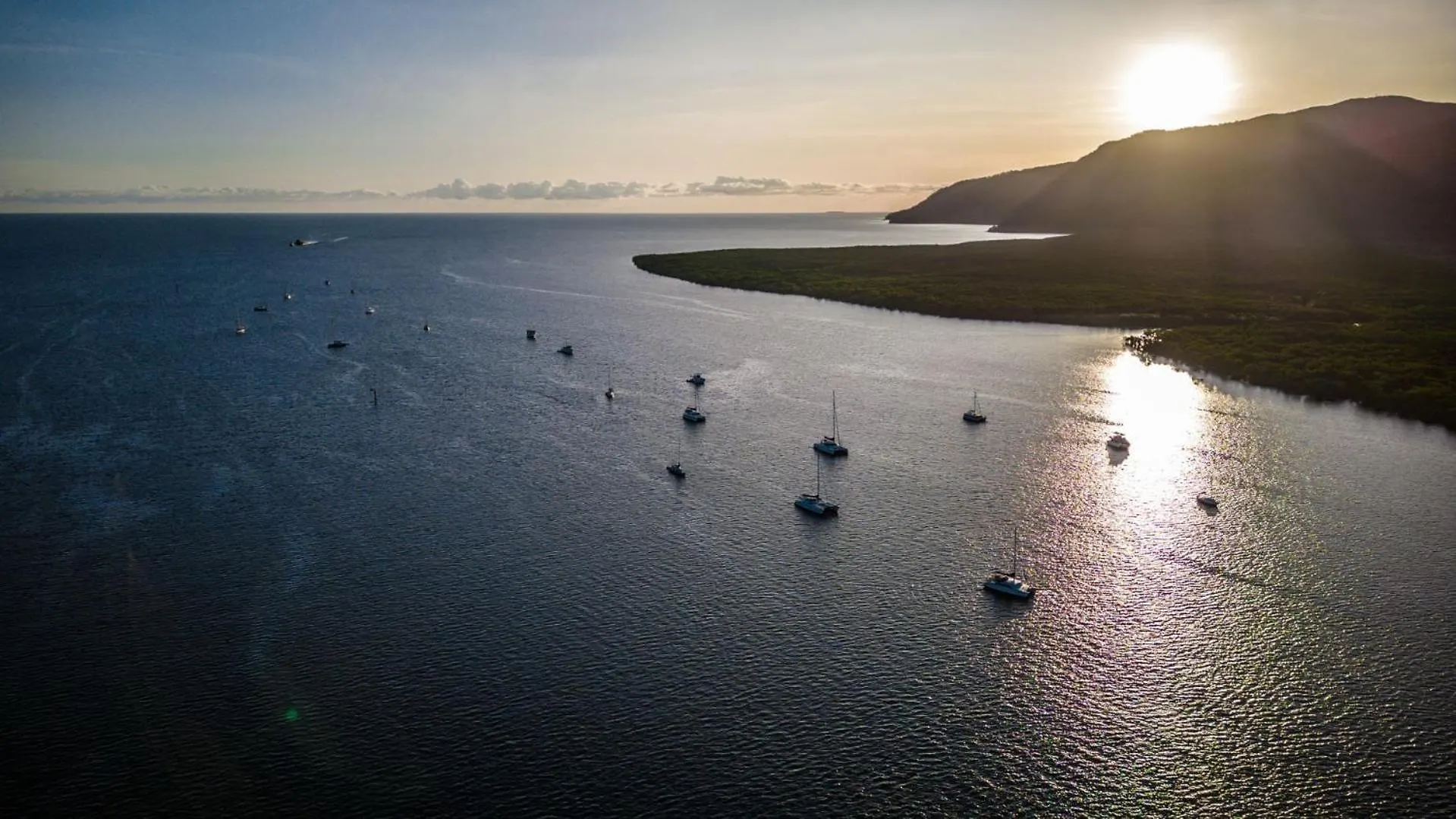 Belle Escapes 25 Harbour Lights With Magical Water Views Appartement Cairns