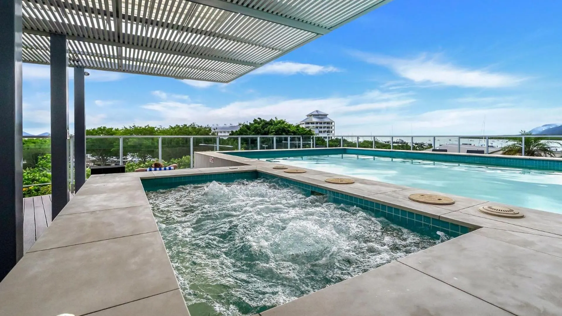 Belle Escapes 25 Harbour Lights With Magical Water Views Appartement Cairns